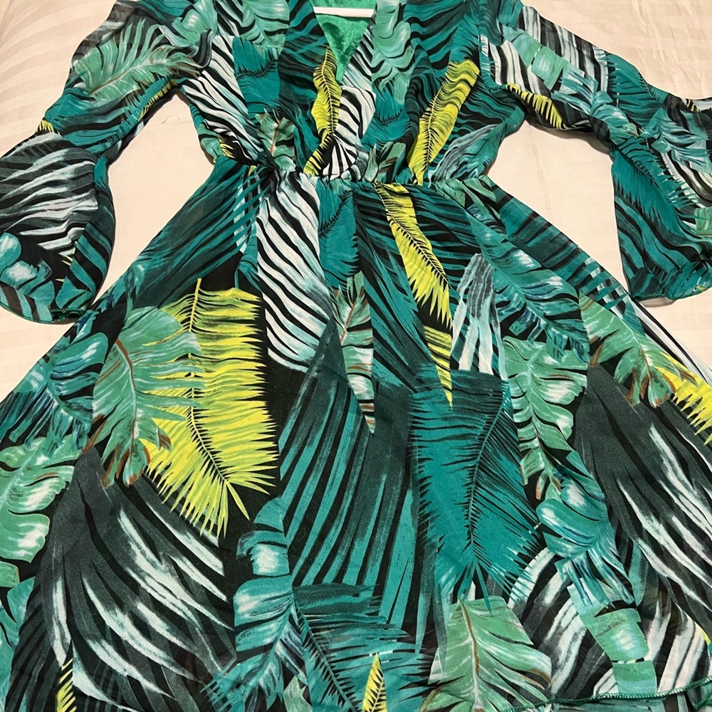 Tropical Green Leaf Print Dress super elegant and fun dress - Picture 4 of 5